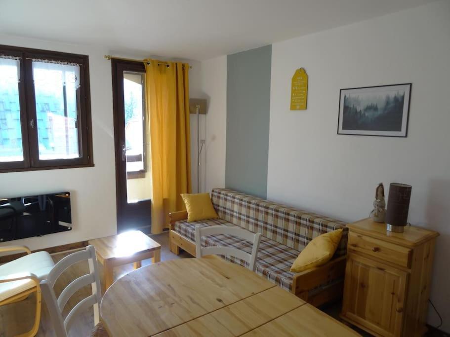 Appartement Au Coeur Du Village Avec Parking Prive Mijoux Eksteriør billede