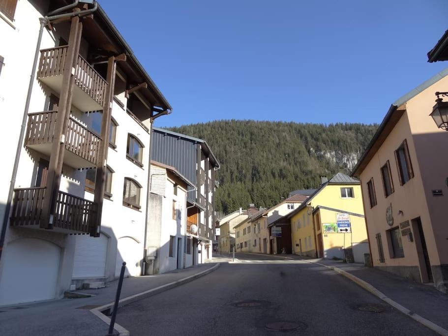 Appartement Au Coeur Du Village Avec Parking Prive Mijoux Eksteriør billede