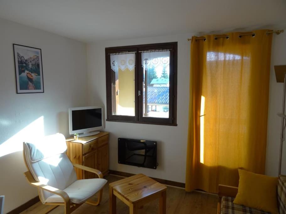 Appartement Au Coeur Du Village Avec Parking Prive Mijoux Eksteriør billede