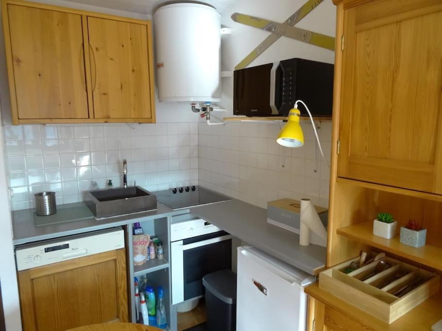 Appartement Au Coeur Du Village Avec Parking Prive Mijoux Eksteriør billede